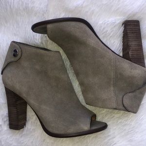 Coach Labelle Suede Ankle Bootie Peep Toe Heel 6B